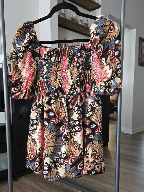 Mosaic Feather Pattern Blous - Picture 2 of 4